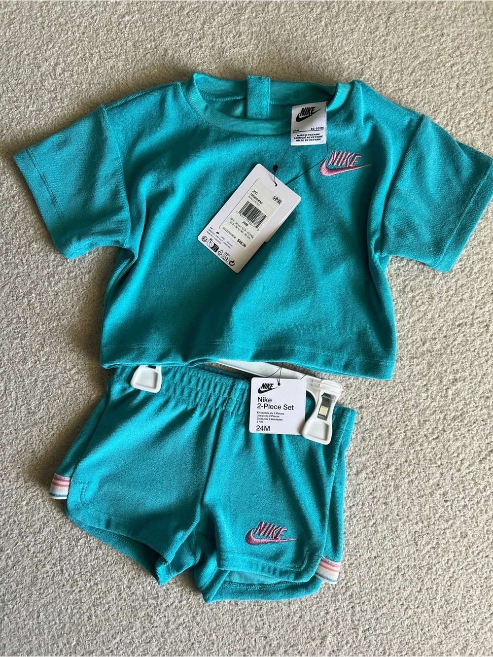 NWT Nike Kids two-piece clothing set